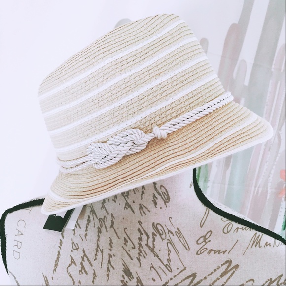 August Accessories Accessories - White Striped Straw Hat NWT August Accessories Fe